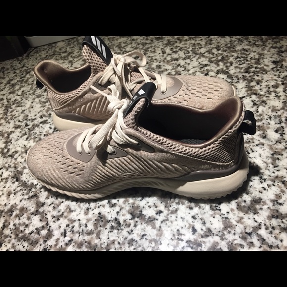 🔥Men’s AlphaBounce Addidas Shoes🔥 - Picture 5 of 5